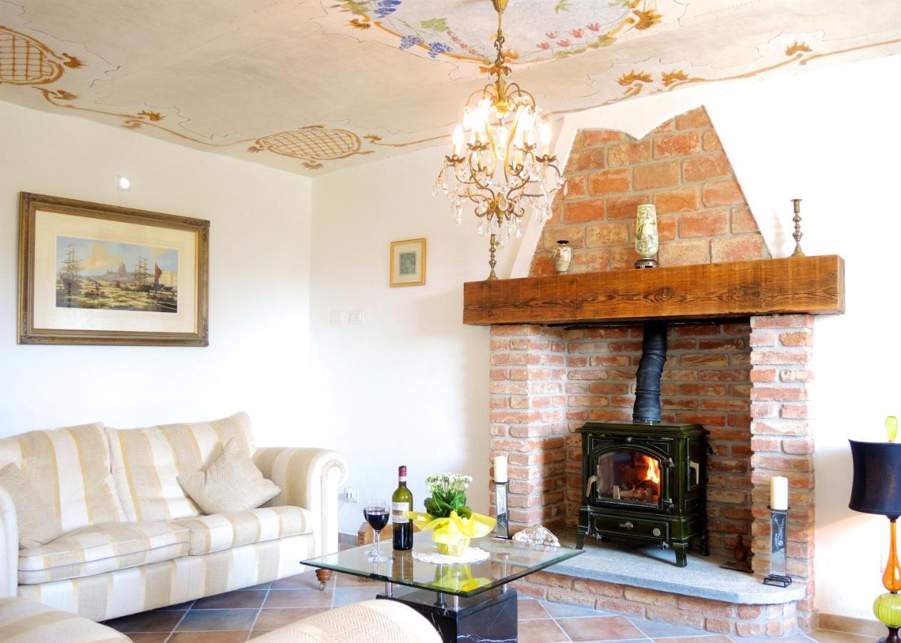 Bed and Breakfast Casa Del Roseto Belveglio Exterior foto