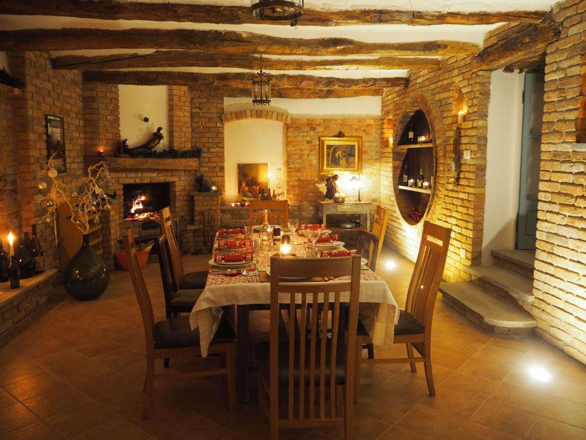 Bed and Breakfast Casa Del Roseto Belveglio Exterior foto